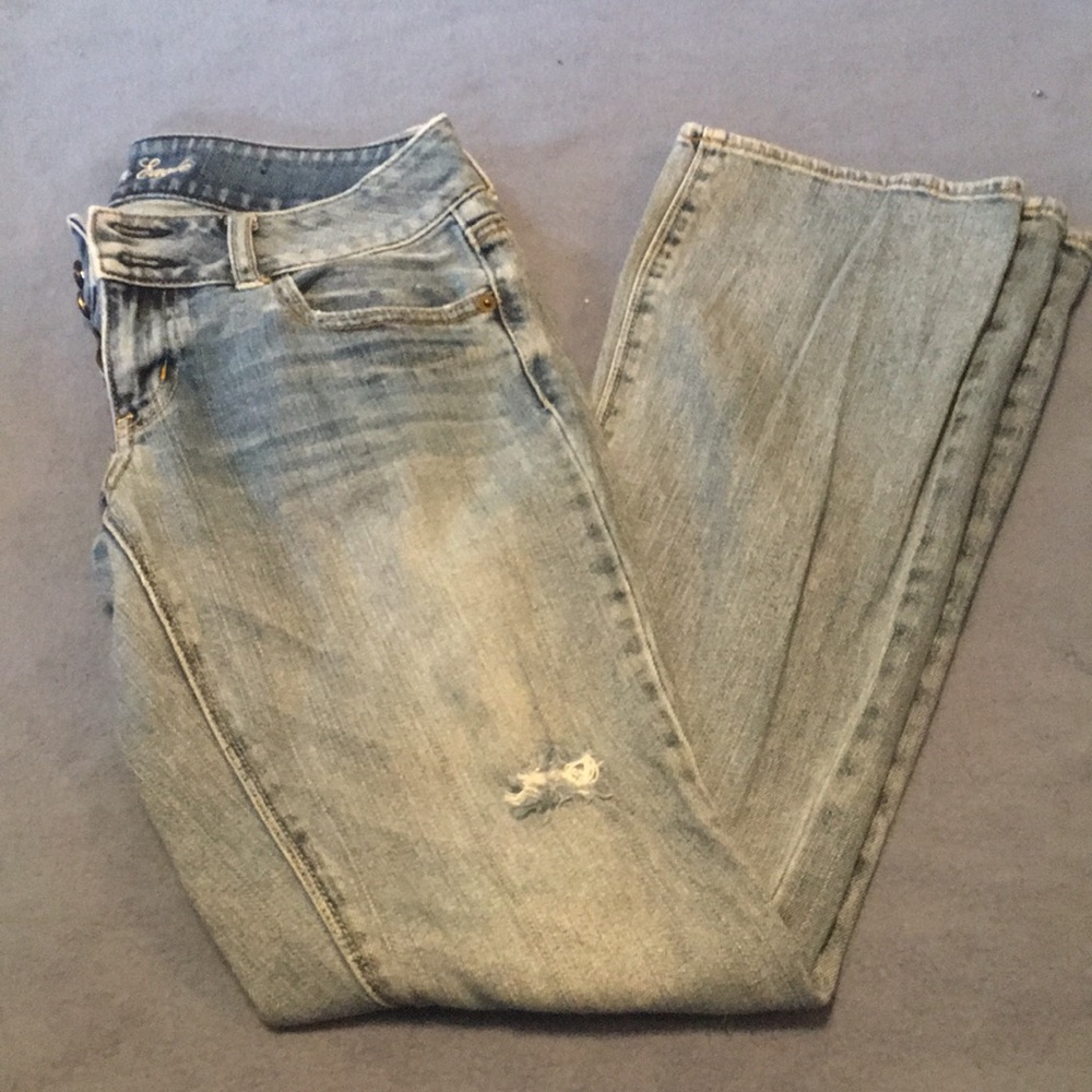 AMERICAN EAGLE ARTIST JEANS SIZS 4